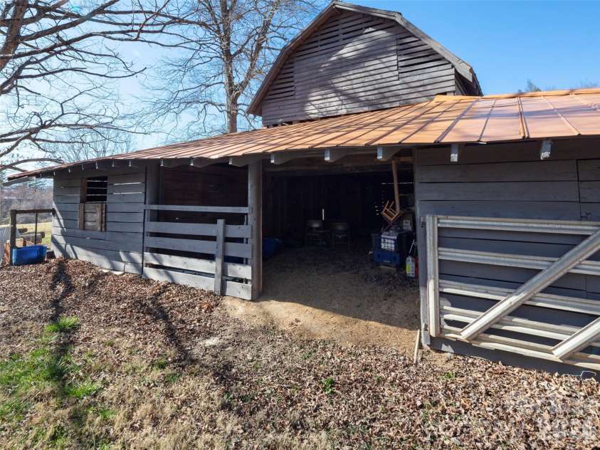 54 Old Lime Kiln Road, Arden, NC 28704.  MLS# CAR4394473, YatesRealty ID 32159. 