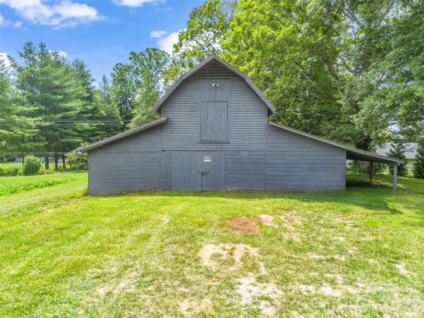 54 Old Lime Kiln Road, Arden, NC 28704.  MLS# CAR4394473, YatesRealty ID 32159. Barn on property.