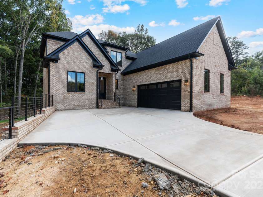 3204 Chancellor Lane, Monroe, NC 28110.  MLS# CAR4292011, YatesRealty ID 3216. 