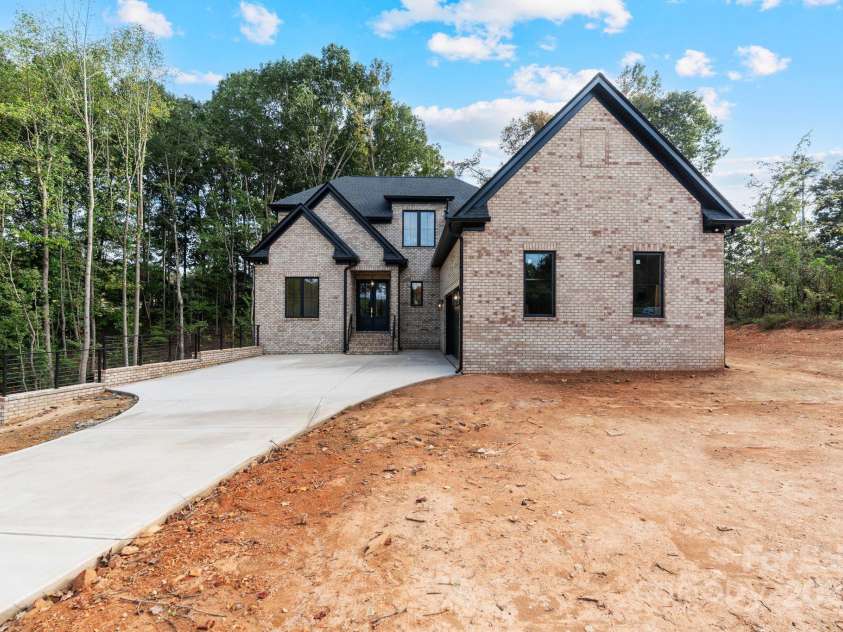 3204 Chancellor Lane, Monroe, NC 28110.  MLS# CAR4292011, YatesRealty ID 3216. 