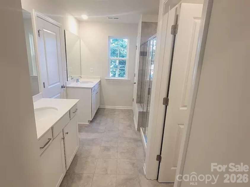 14051 Martin hill Way, Charlotte, NC 28277.  MLS# CAR4378457, YatesRealty ID 32160. Full Bath
