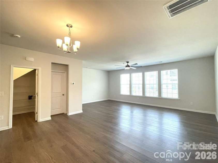 14051 Martin hill Way, Charlotte, NC 28277.  MLS# CAR4378457, YatesRealty ID 32160. Open floor Concept