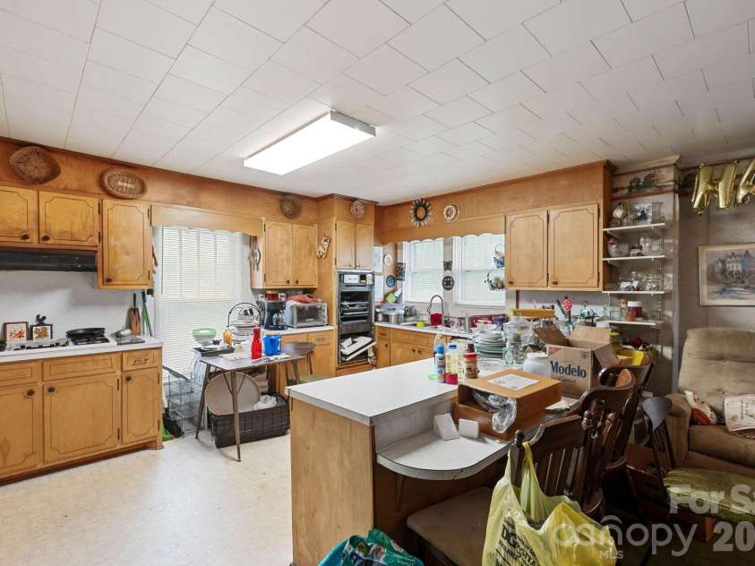 106 Main Street, Granite Falls, NC 28630.  MLS# CAR4393663, YatesRealty ID 32162. 