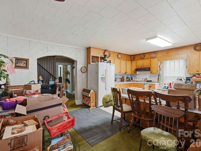 106 Main Street, Granite Falls, NC 28630.  MLS# CAR4393663, YatesRealty ID 32162. 