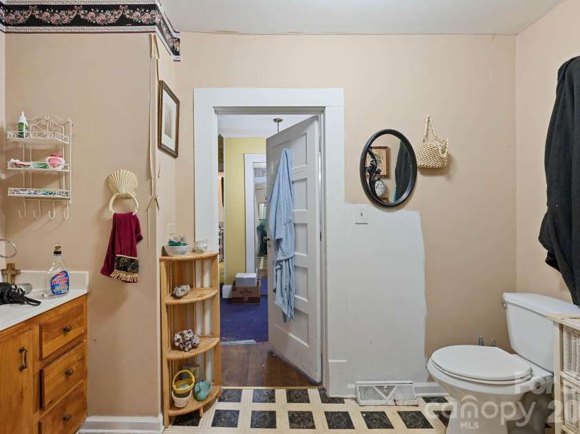 106 Main Street, Granite Falls, NC 28630.  MLS# CAR4393663, YatesRealty ID 32162. 