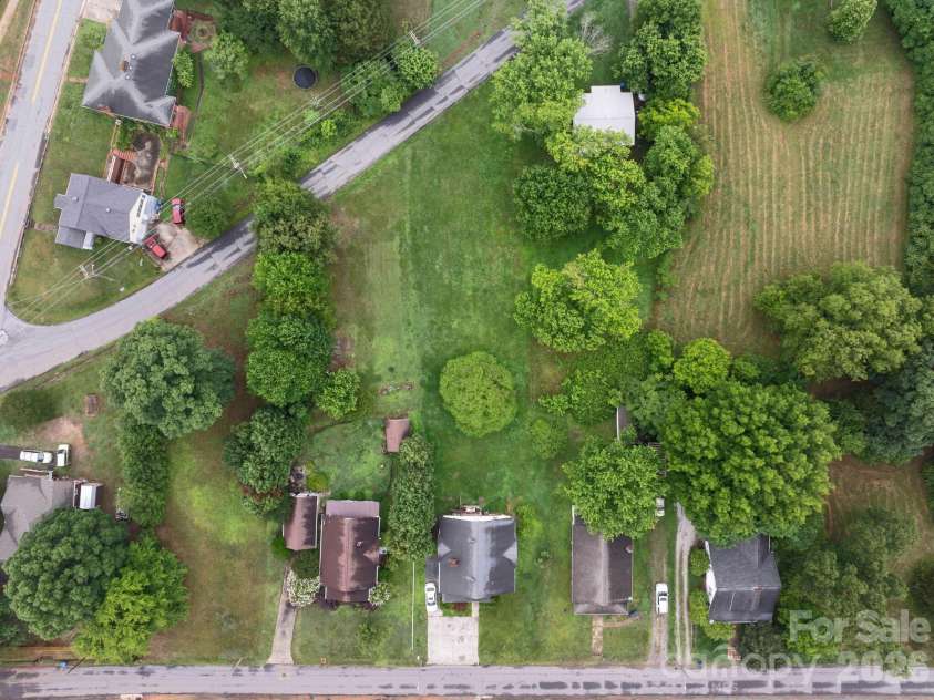 106 Main Street, Granite Falls, NC 28630.  MLS# CAR4393663, YatesRealty ID 32162. 
