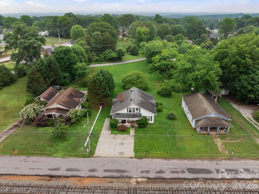 106 Main Street, Granite Falls, NC 28630.  MLS# CAR4393663, YatesRealty ID 32162. 