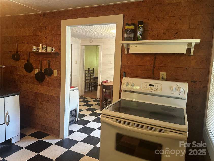 8485 Hwy 197 Highway, Green Mountain, NC 28740.  MLS# CAR4292504, YatesRealty ID 32162. 