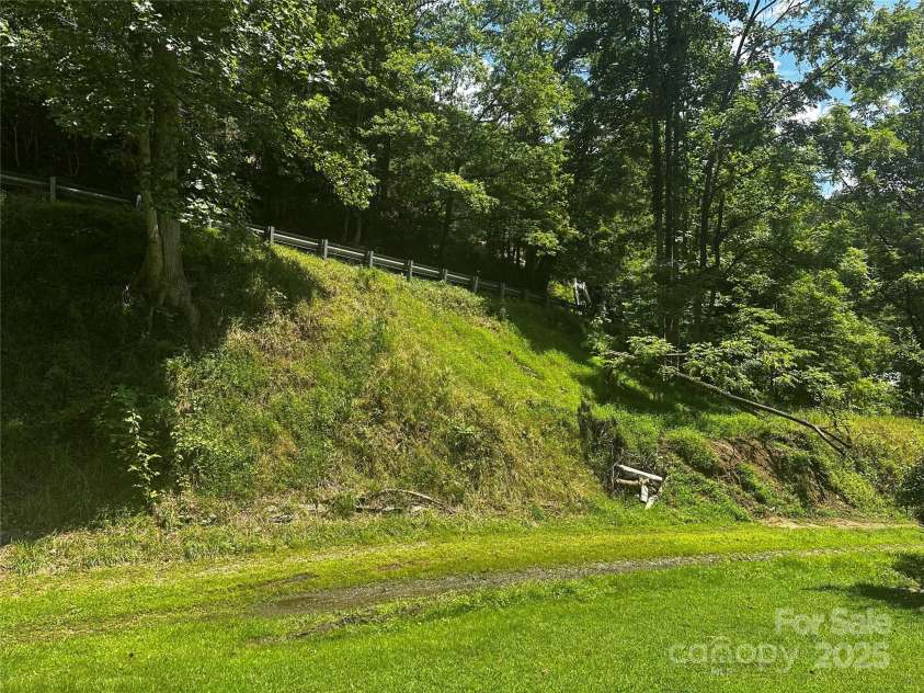 8485 Hwy 197 Highway, Green Mountain, NC 28740.  MLS# CAR4292504, YatesRealty ID 32162. 