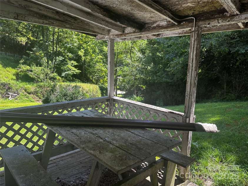 8485 Hwy 197 Highway, Green Mountain, NC 28740.  MLS# CAR4292504, YatesRealty ID 32162. 