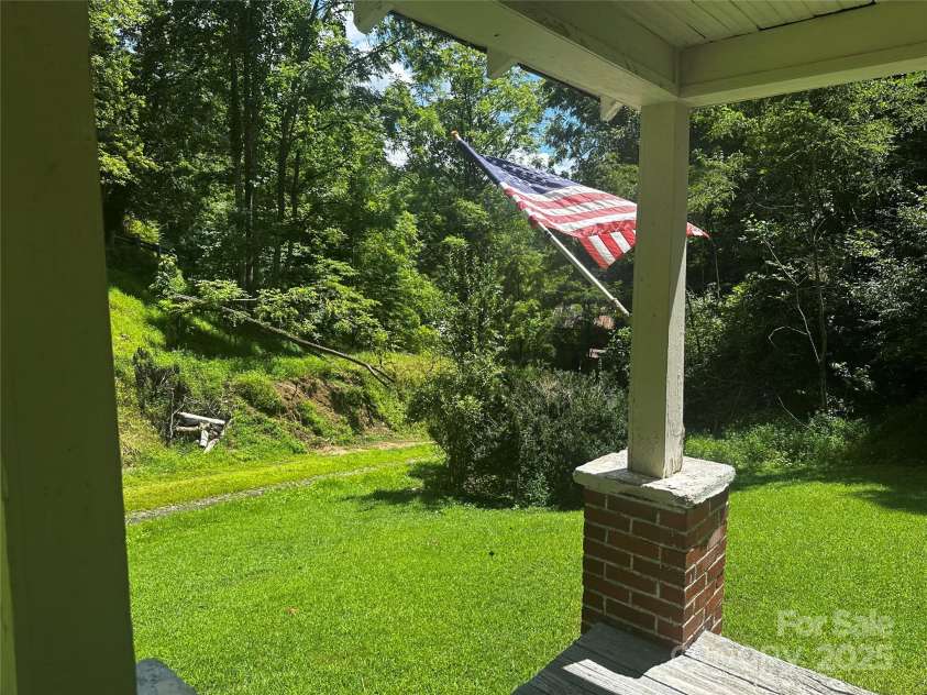 8485 Hwy 197 Highway, Green Mountain, NC 28740.  MLS# CAR4292504, YatesRealty ID 32162. 