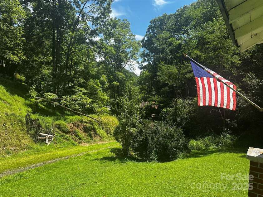 8485 Hwy 197 Highway, Green Mountain, NC 28740.  MLS# CAR4292504, YatesRealty ID 32162. 