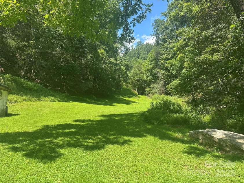 8485 Hwy 197 Highway, Green Mountain, NC 28740.  MLS# CAR4292504, YatesRealty ID 32162. 