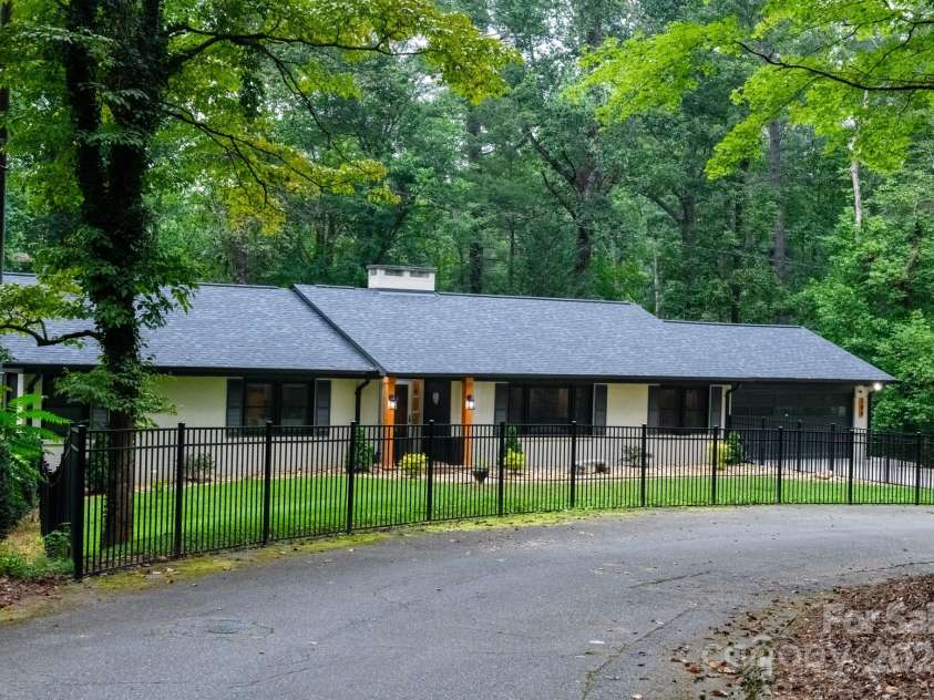 108 Maehill Place, Lenoir, NC 28645.  MLS# CAR4290950, YatesRealty ID 32163. 