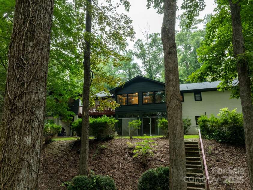 108 Maehill Place, Lenoir, NC 28645.  MLS# CAR4290950, YatesRealty ID 32163. 