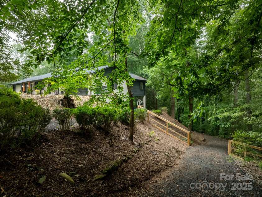 108 Maehill Place, Lenoir, NC 28645.  MLS# CAR4290950, YatesRealty ID 32163. 