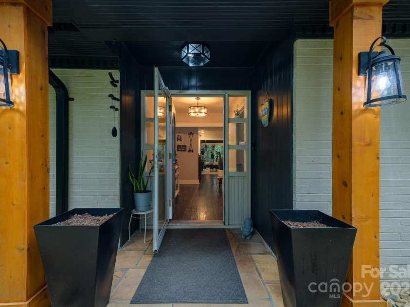 108 Maehill Place, Lenoir, NC 28645.  MLS# CAR4290950, YatesRealty ID 32163. 