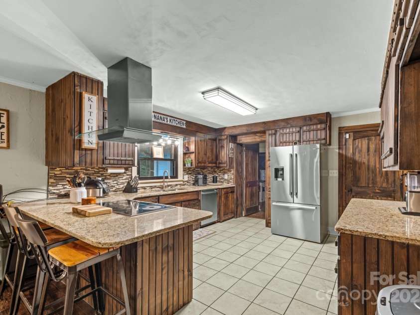 108 Maehill Place, Lenoir, NC 28645.  MLS# CAR4290950, YatesRealty ID 32163. 