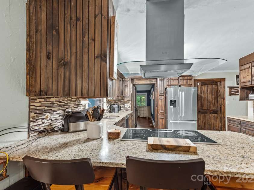 108 Maehill Place, Lenoir, NC 28645.  MLS# CAR4290950, YatesRealty ID 32163. 