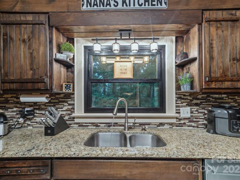 108 Maehill Place, Lenoir, NC 28645.  MLS# CAR4290950, YatesRealty ID 32163. 