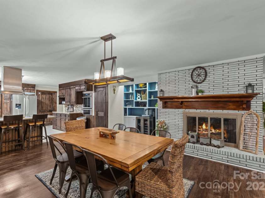 108 Maehill Place, Lenoir, NC 28645.  MLS# CAR4290950, YatesRealty ID 32163. 