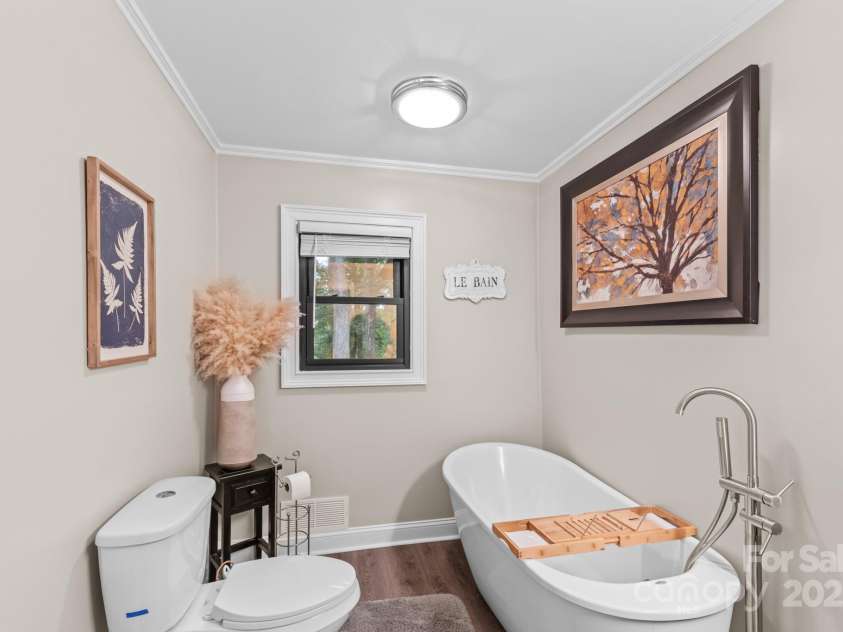 108 Maehill Place, Lenoir, NC 28645.  MLS# CAR4290950, YatesRealty ID 32163. 