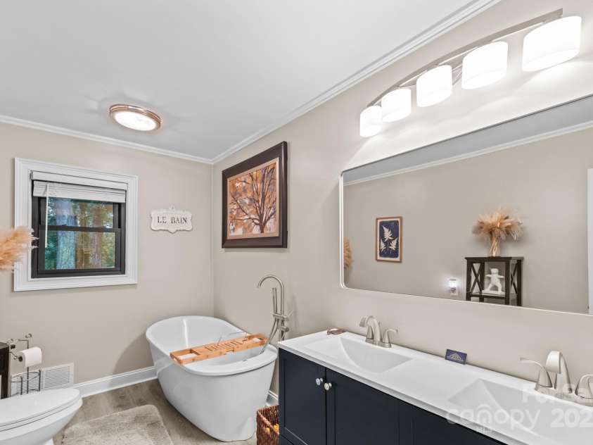 108 Maehill Place, Lenoir, NC 28645.  MLS# CAR4290950, YatesRealty ID 32163. 