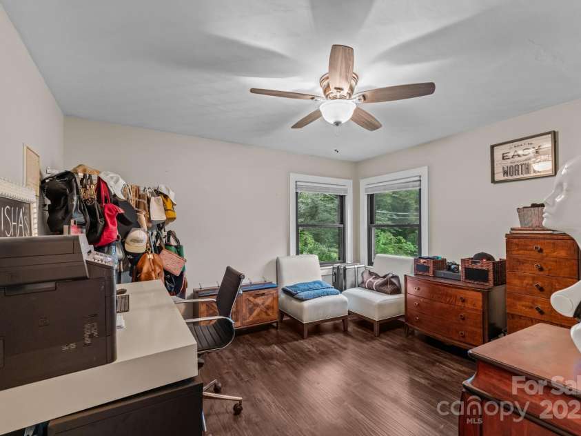 108 Maehill Place, Lenoir, NC 28645.  MLS# CAR4290950, YatesRealty ID 32163. 