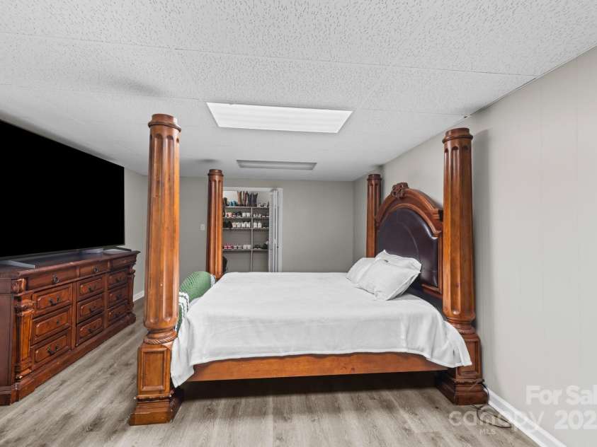 108 Maehill Place, Lenoir, NC 28645.  MLS# CAR4290950, YatesRealty ID 32163. 