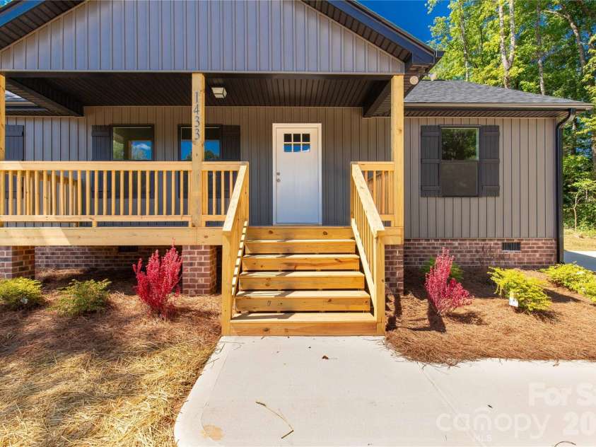 1433 Mack Drive, McConnells, SC 29726.  MLS# CAR4394617, YatesRealty ID 32163. 