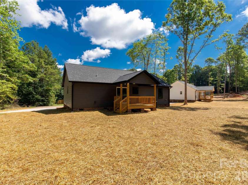 1433 Mack Drive, McConnells, SC 29726.  MLS# CAR4394617, YatesRealty ID 32163. 