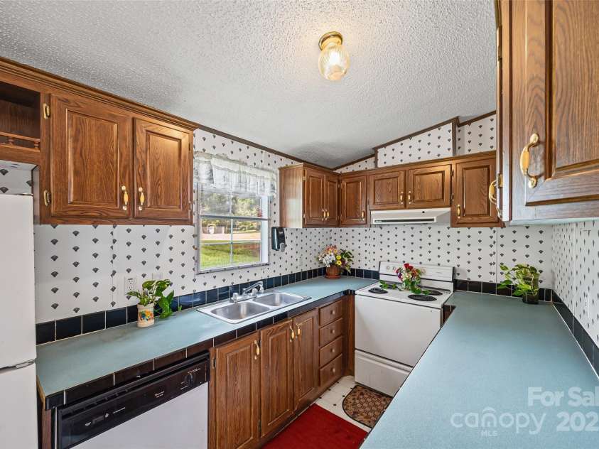 1106 Sierra Road, York, SC 29745.  MLS# CAR4291910, YatesRealty ID 32164. 