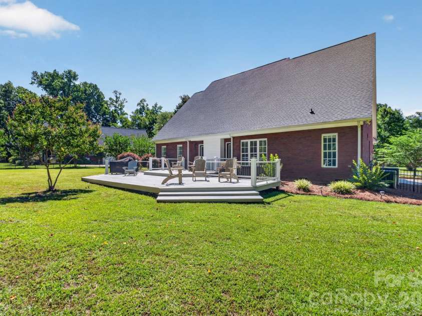 932 Gristmill Drive, Rock Hill, SC 29732.  MLS# CAR4393110, YatesRealty ID 32164. Amazing yard!
