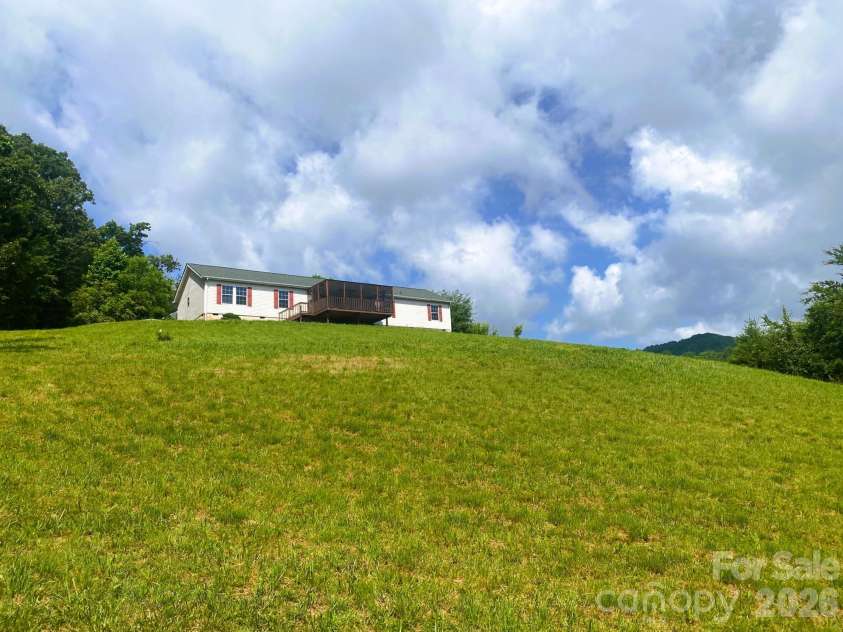 39 Henry White Lane, Leicester, NC 28748.  MLS# CAR4393220, YatesRealty ID 32165. 