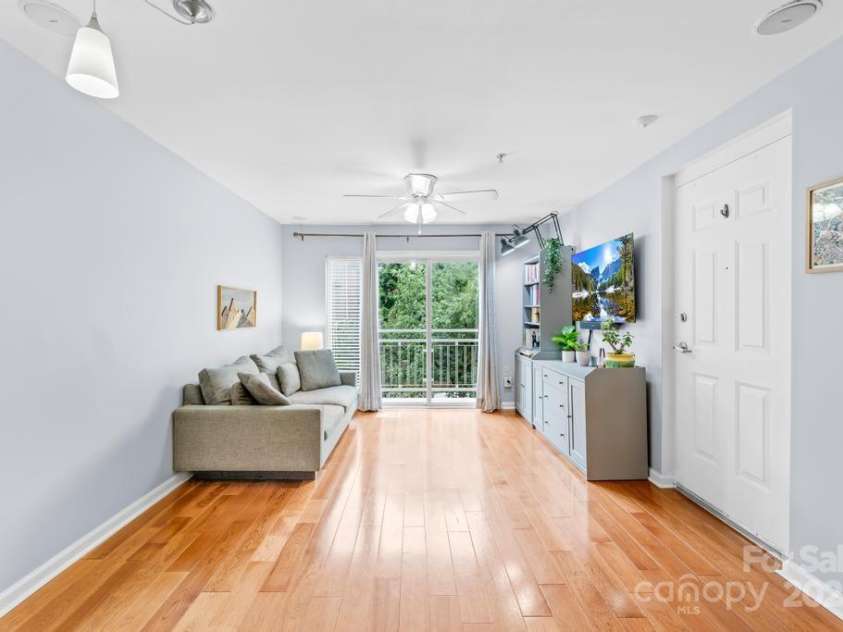 529 Donatello Avenue, Charlotte, NC 28205.  MLS# CAR4289886, YatesRealty ID 32165. 