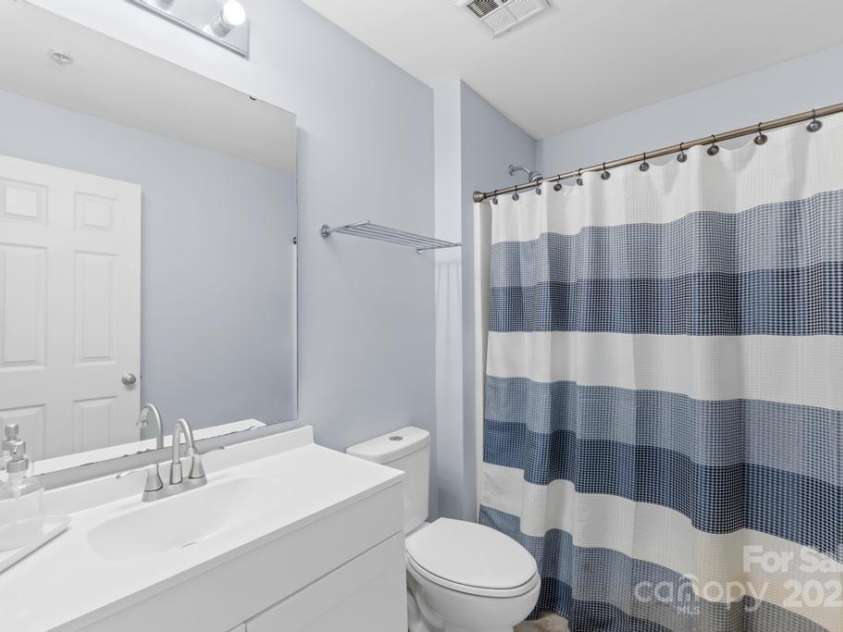 529 Donatello Avenue, Charlotte, NC 28205.  MLS# CAR4289886, YatesRealty ID 32165. 