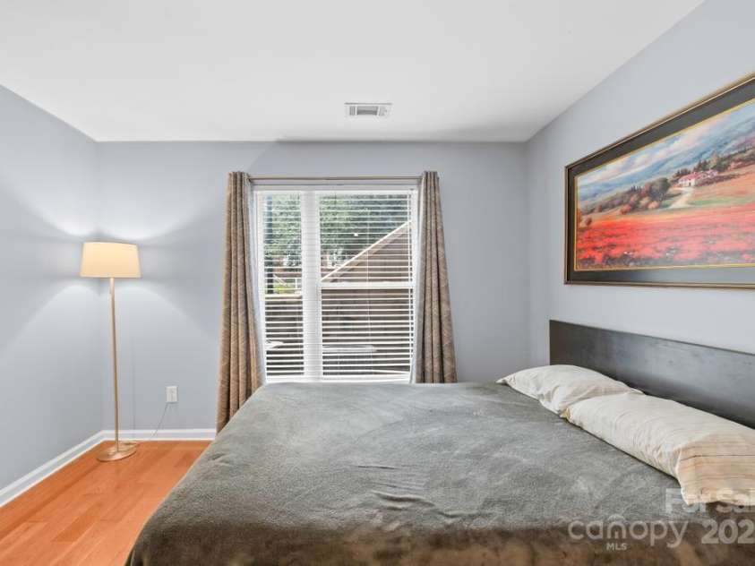 529 Donatello Avenue, Charlotte, NC 28205.  MLS# CAR4289886, YatesRealty ID 32165. 