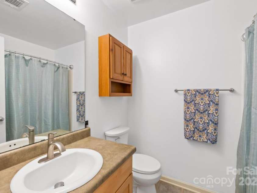 529 Donatello Avenue, Charlotte, NC 28205.  MLS# CAR4289886, YatesRealty ID 32165. 