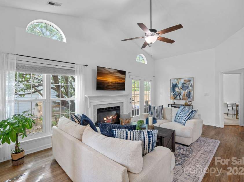 145 Ashford Hollow Lane, Mooresville, NC 28117.  MLS# CAR4289926, YatesRealty ID 32167. Great Room