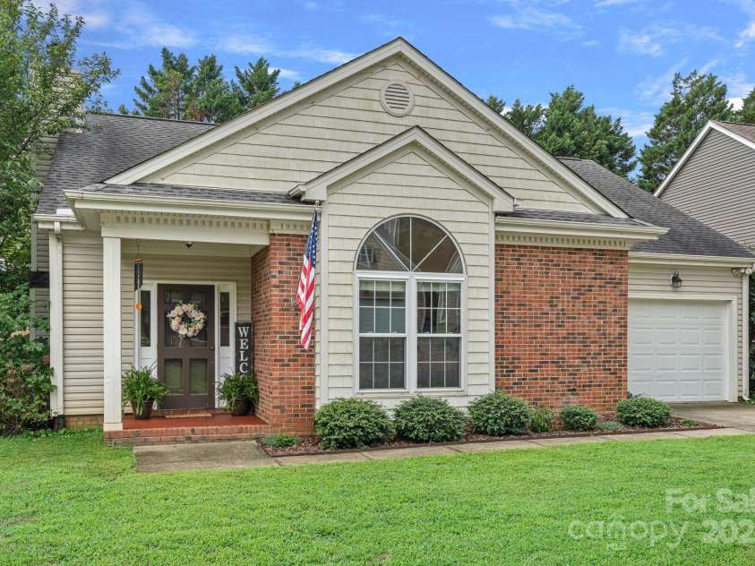 145 Ashford Hollow Lane, Mooresville, NC 28117.  MLS# CAR4289926, YatesRealty ID 32167. Welcome Home!