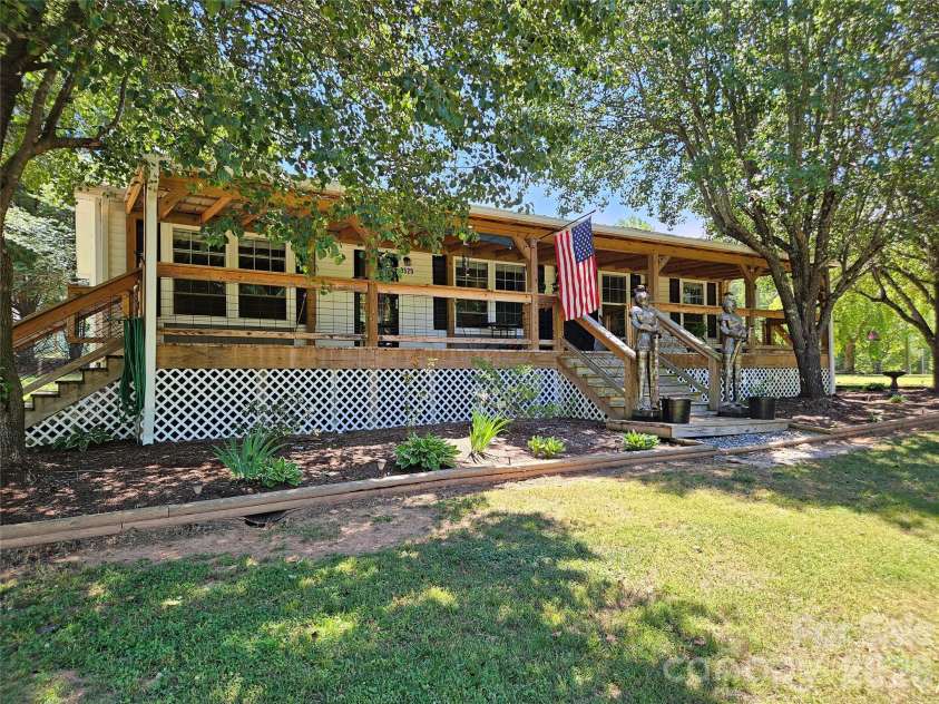 3520 Pea Ridge Road, Morganton, NC 28655.  MLS# CAR4384632, YatesRealty ID 32167. 