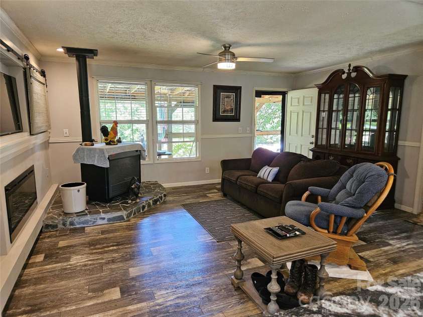 3520 Pea Ridge Road, Morganton, NC 28655.  MLS# CAR4384632, YatesRealty ID 32167. 
