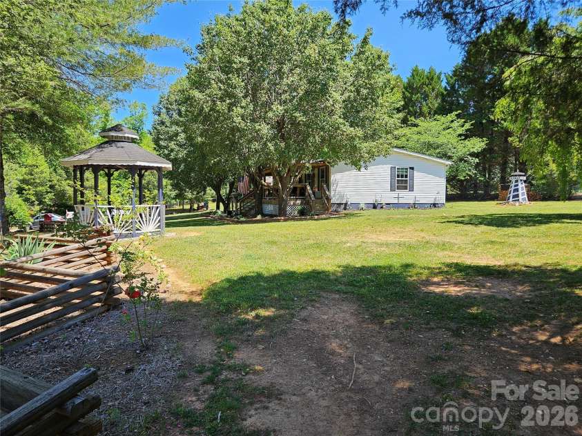 3520 Pea Ridge Road, Morganton, NC 28655.  MLS# CAR4384632, YatesRealty ID 32167. 