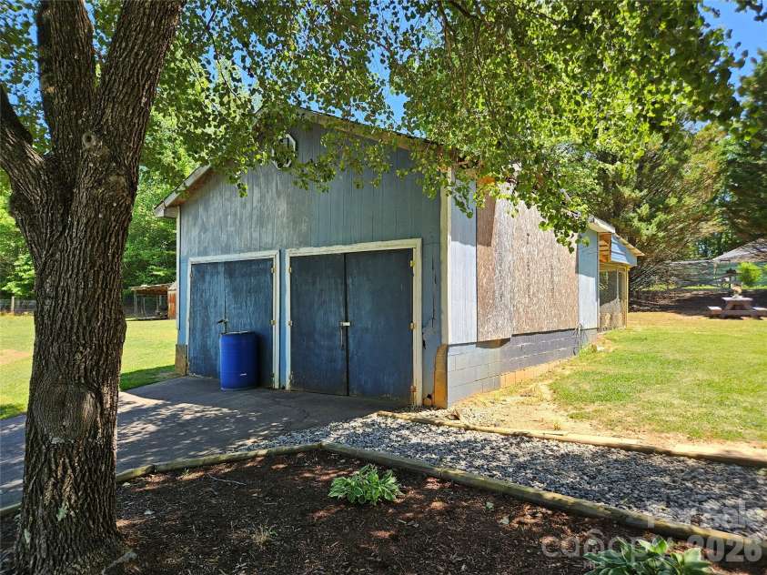 3520 Pea Ridge Road, Morganton, NC 28655.  MLS# CAR4384632, YatesRealty ID 32167. 