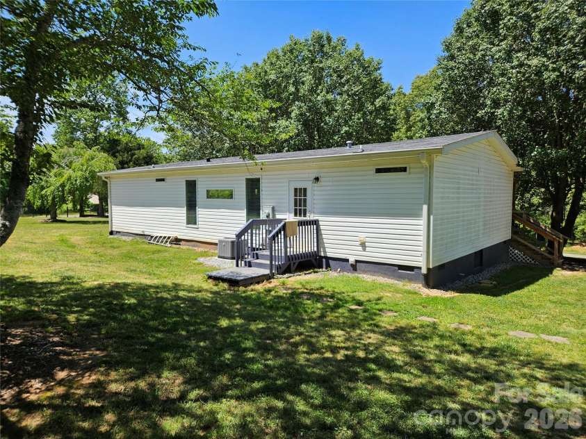 3520 Pea Ridge Road, Morganton, NC 28655.  MLS# CAR4384632, YatesRealty ID 32167. 