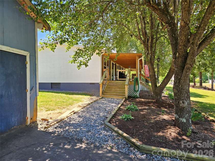 3520 Pea Ridge Road, Morganton, NC 28655.  MLS# CAR4384632, YatesRealty ID 32167. 