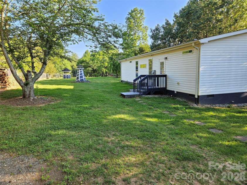 3520 Pea Ridge Road, Morganton, NC 28655.  MLS# CAR4384632, YatesRealty ID 32167. 