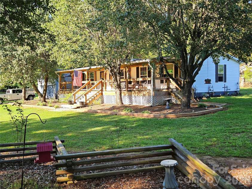3520 Pea Ridge Road, Morganton, NC 28655.  MLS# CAR4384632, YatesRealty ID 32167. 