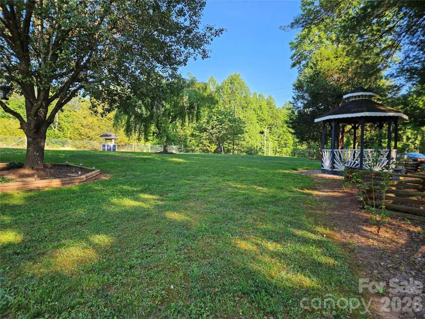 3520 Pea Ridge Road, Morganton, NC 28655.  MLS# CAR4384632, YatesRealty ID 32167. 