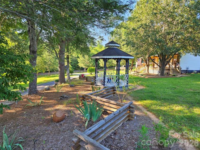 3520 Pea Ridge Road, Morganton, NC 28655.  MLS# CAR4384632, YatesRealty ID 32167. 